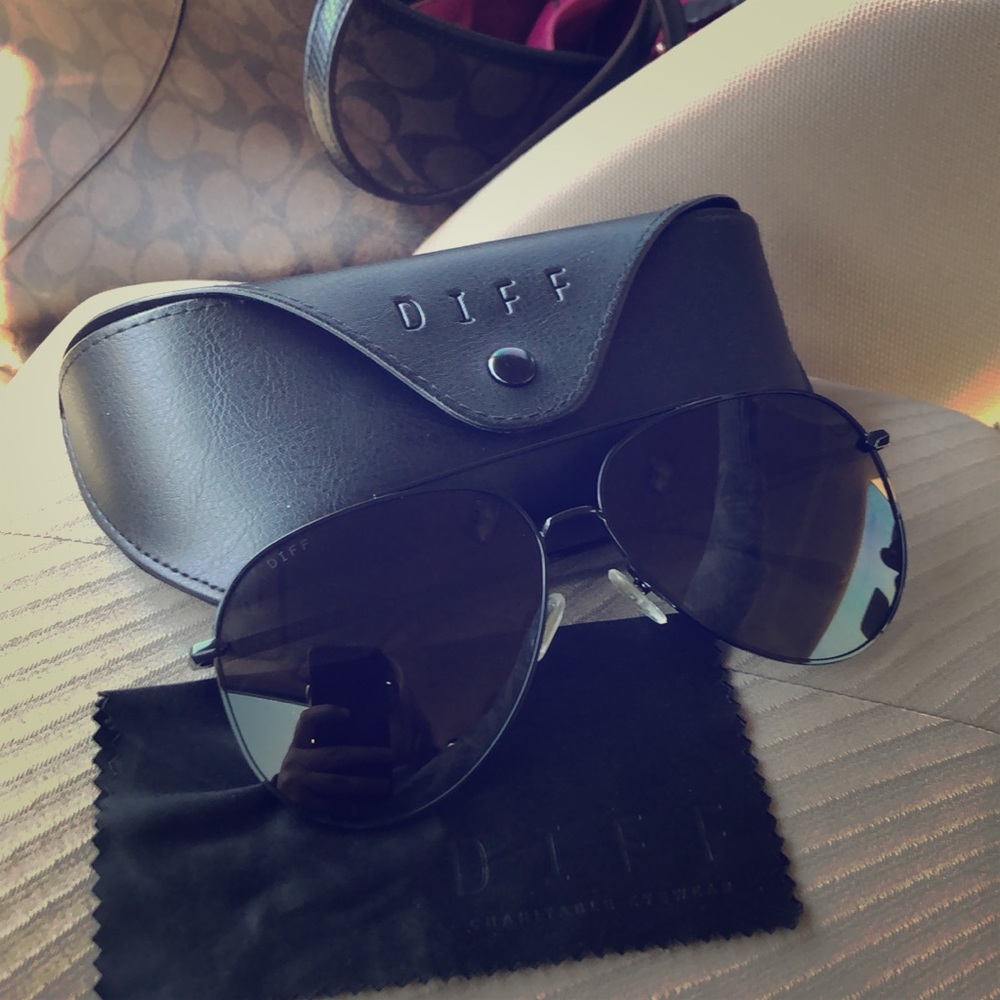 DIFF Eyewear- Becca Kufrin Glasses